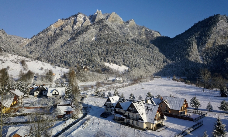 Sromowce Niżne alternatywą dla zatłoczonych zimą kurortów narciarskich takich jak Białka Tatrzańska czy Zakopane.