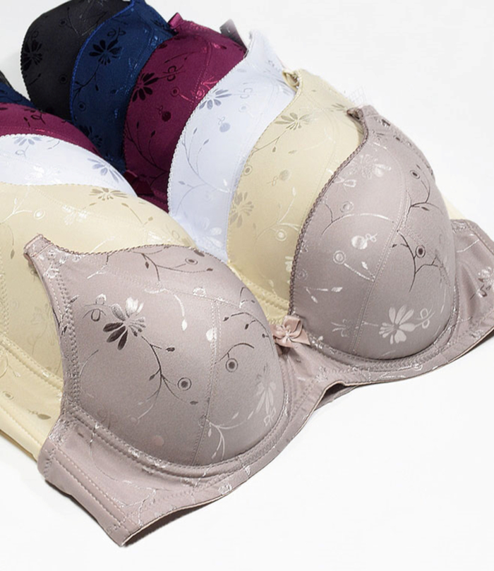 sklep z bielizną stoisko8