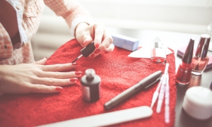 Własnoręcznie wykonywane manicure hybrydowe w domu - czy to dla mnie?