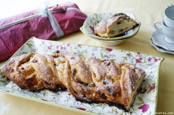 Chowder, Spiral Rolls, and Chocolate Eclair Cake