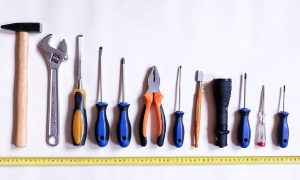 Domowy majsterkowicz - jakie narzędzia są pomocne?