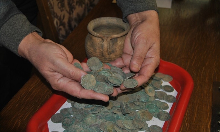 Czy można jeszcze znaleźć stare monety zakopane pod ziemią?