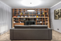 Regał na książki – funkcjonalne centrum domowej przestrzeni