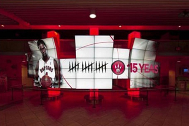 3-d Interactive Display improve sales by grabbing the attention of people