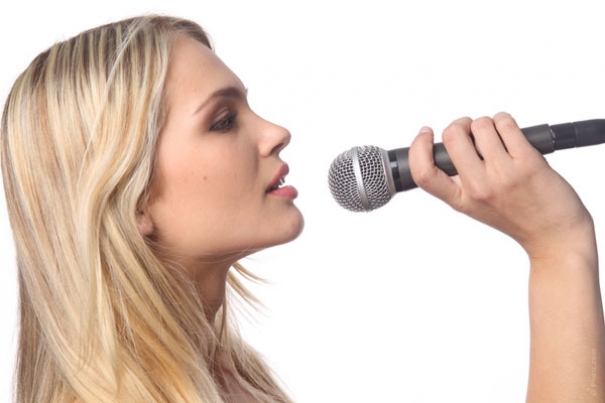 ﻿How to Become A Singer and Sing Really Good +Video